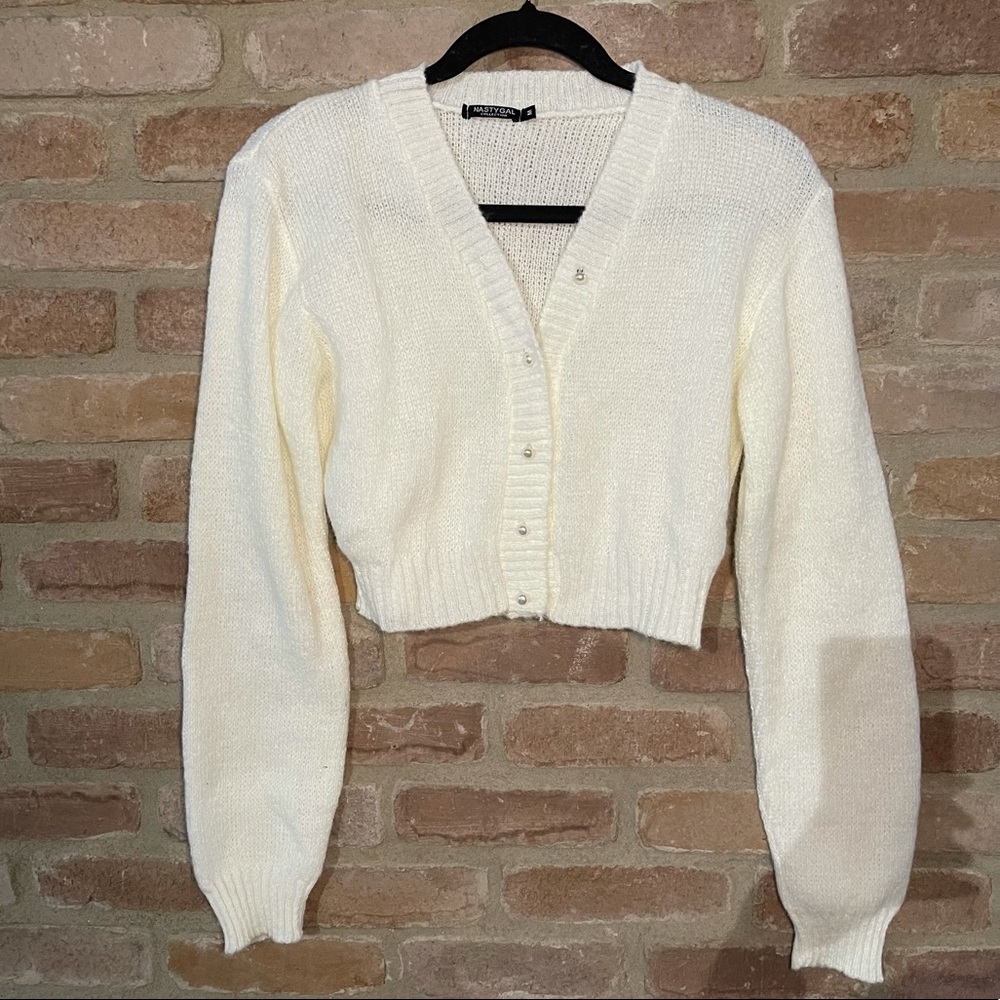 NASTY GAL CREAM CROPPED CARDIGAN
